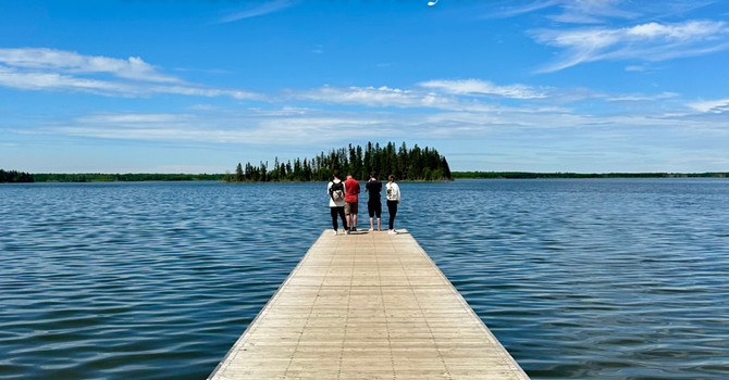 Waves of Growth: Gratitude in Parenthood and Therapy image